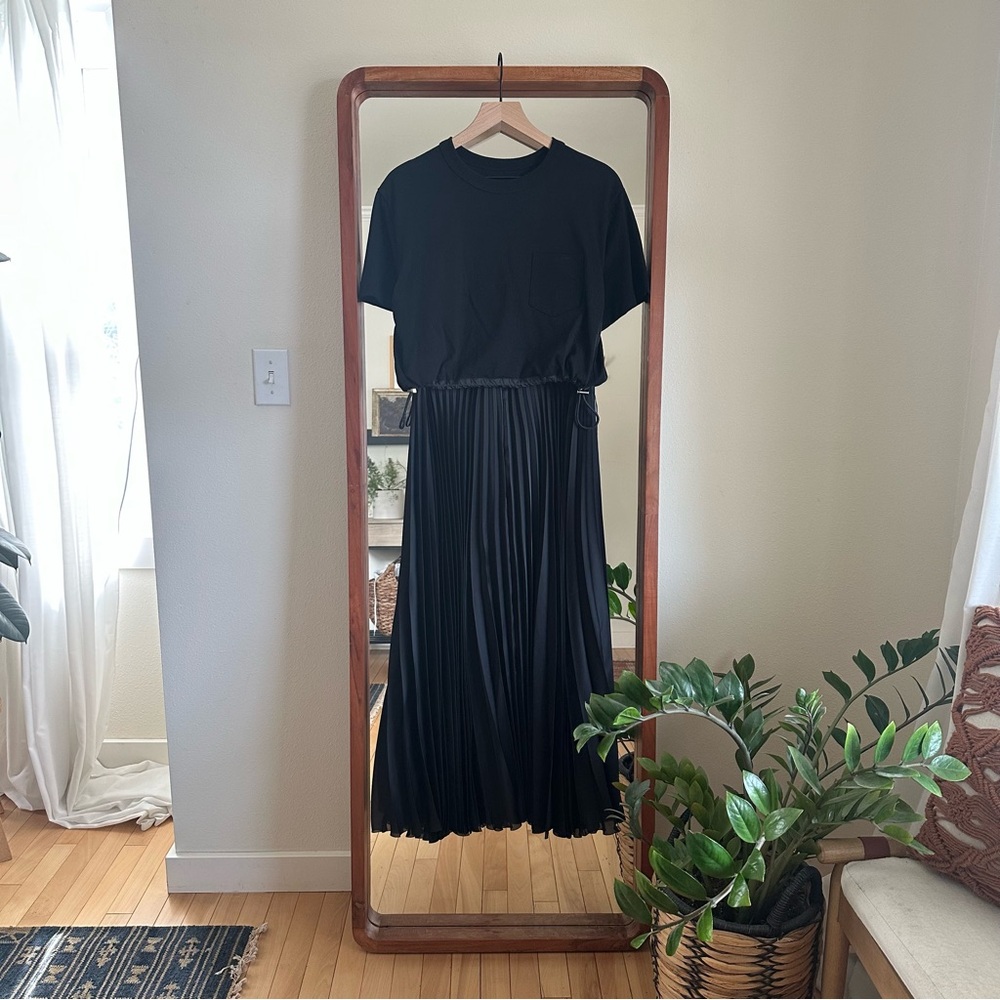 SACAI Satin Pleated T-Shirt Dress Black Women 4 Crewneck Short Sleeve Japan Midi - Picture 3 of 11